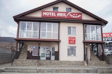 Фотографии Мотели Motel Aris Meridian г. Пьятра-Нямц (Румыния) №1 Фото Мотели Motel Aris Meridian г. Пьятра-Нямц 1