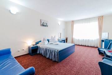 Фото номера Двухместный номер с 1 кроватью или 2 отдельными кроватями Отель Hotel Belvedere г. Пьятра-Нямц 56
