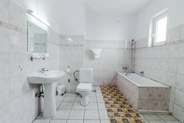 Фото номера Двухместный номер с 1 кроватью или 2 отдельными кроватями Отель Hotel Belvedere г. Пьятра-Нямц 25