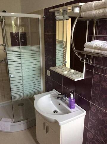 Фото номера Одноместный номер с балконом Отель Hotel Oscar г. Пьятра-Нямц 4