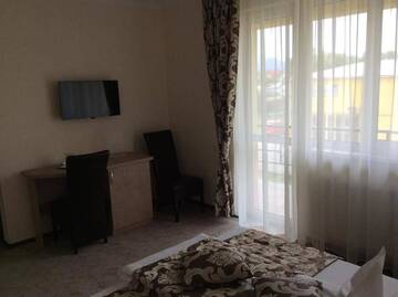 Фото номера Двухместный номер с 1 кроватью и балконом Отель Hotel Oscar г. Пьятра-Нямц 14