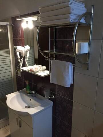 Фото номера Люкс с 1 спальней и балконом Отель Hotel Oscar г. Пьятра-Нямц 21