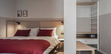 Фото номера Апартаменты Делюкс с 1 спальней Отель Atlas Aparthotel г. Пьятра-Нямц 14