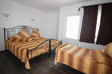 Фото номера Трехместный номер Делюкс Мотели Motel Aris Meridian г. Пьятра-Нямц 4